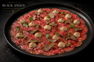 Carpaccio di Angus con crema di avocado e lime